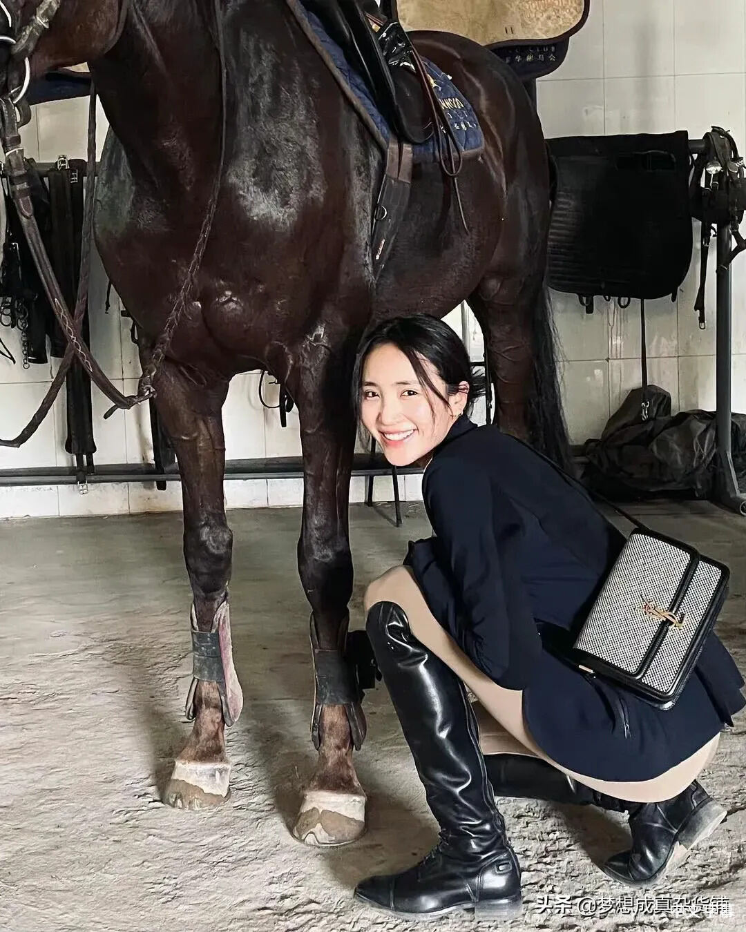 吴丽萍的作𴾏